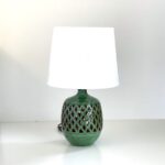 grøn bordlampe hvid lampeskærm
