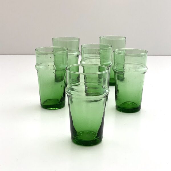 mundblæste glas i genbrugsglas grønt