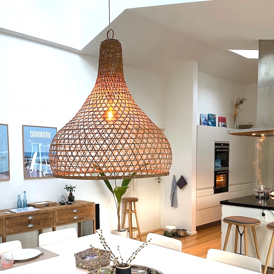 Ti år Hus hverdagskost Kurvelampe fra Bali - 'Alf' (XL) - MANIPURA LIVING