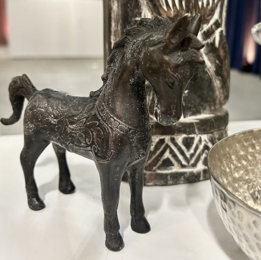Bali statue The Horse H16 cm - sort