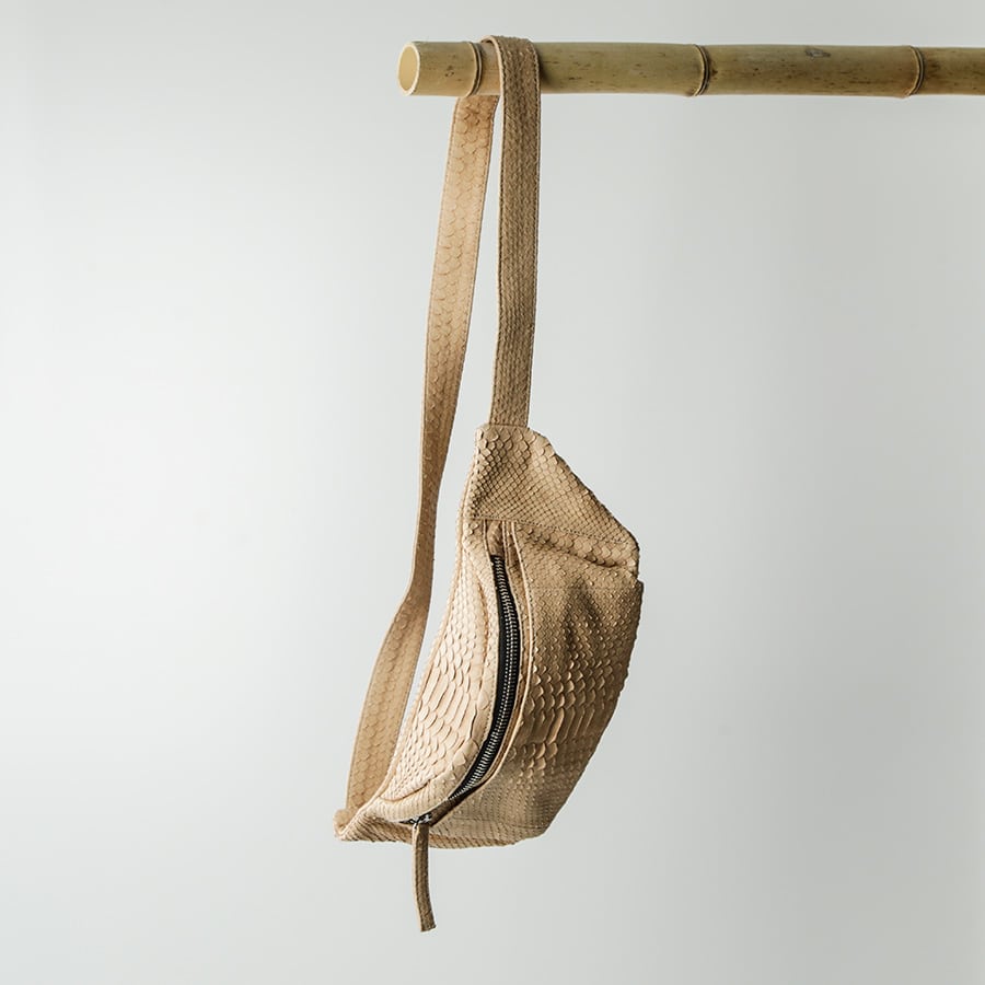 kundalini crossbody bum bag python skind creme