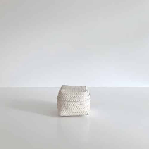 Bali Kurve æske - plain hvid H13 cm