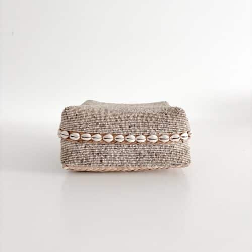 Flad Bali perleæske med shells - Beige - Stor