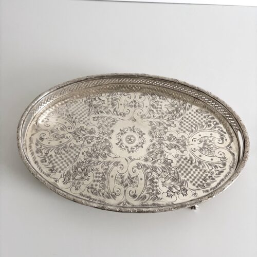 Vintage serveringsbakke oval m/fødder – nysølv