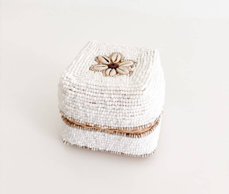 Bali perleæske square mini - hvid m. beige striber og shells