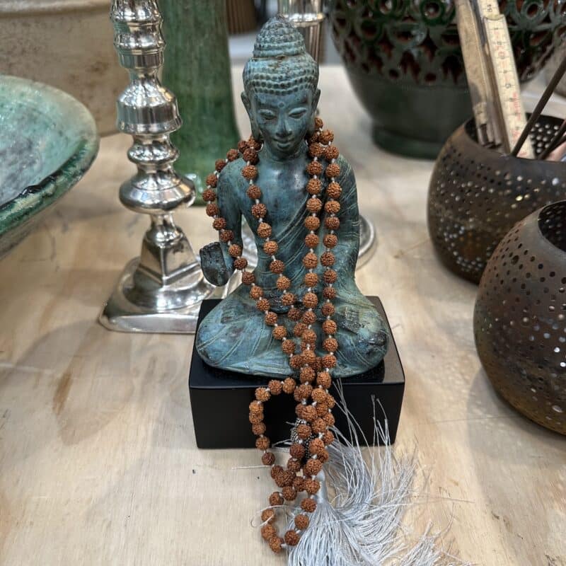 Buddha statue m/sort base H18 cm - protection