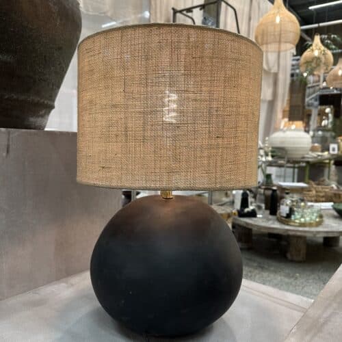 Bordlampe m. skærm - The globe - Mat sort 