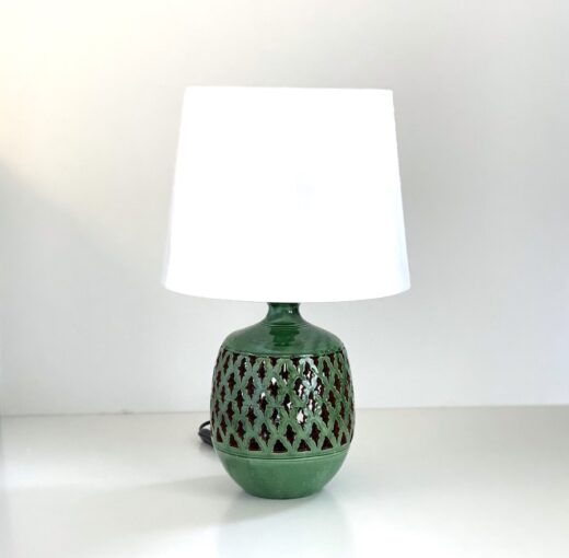 grøn bordlampe hvid lampeskærm