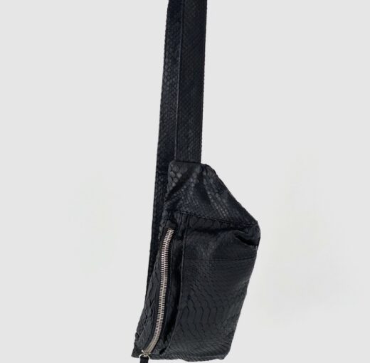 håndsyet cross body taske sort python skind